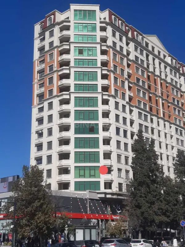 Kirayə verilir 3 otaqlı mənzil 130 m²