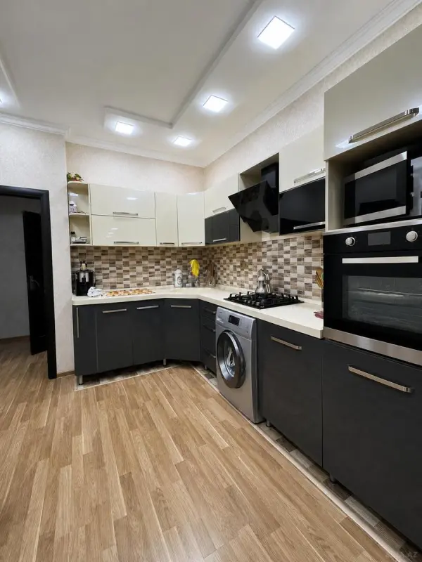 Kirayə verilir 3 otaqlı mənzil 95 m²