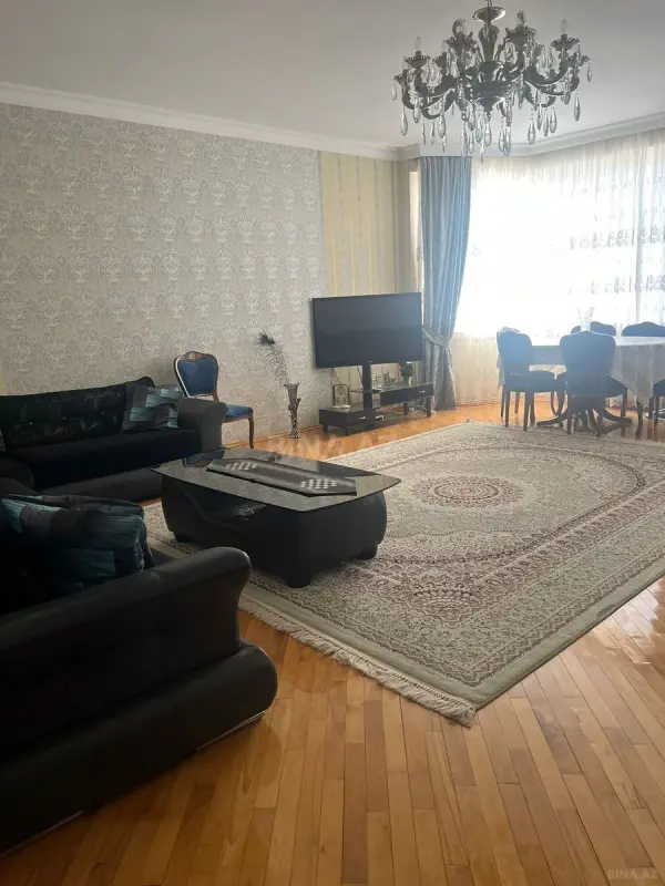 Kirayə verilir 3 otaqlı mənzil 140 m²