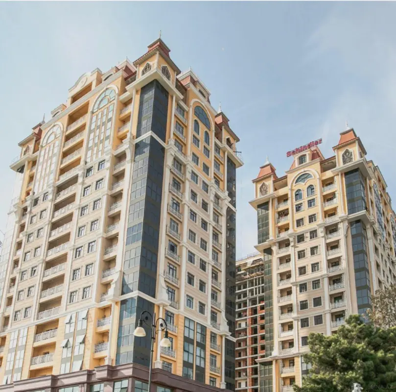 Satılır 2 otaqlı mənzil 106 m²