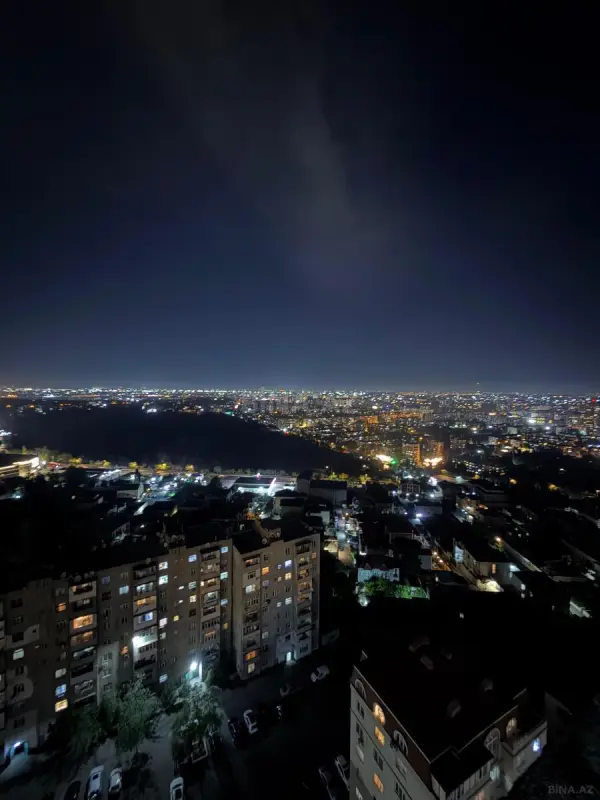 Satılır 4 otaqlı mənzil 140 m²