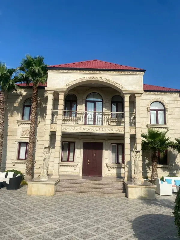 Satılır 8 otaqlı həyət evi 560 m²