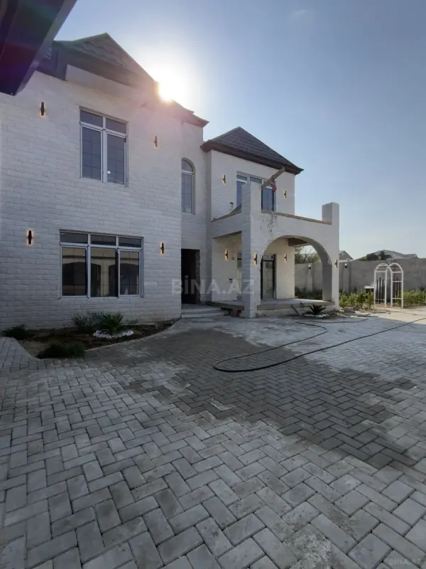 Satılır 4 otaqlı həyət evi 270 m²