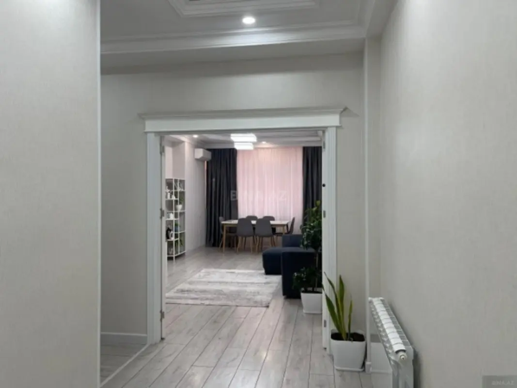 Satılır 3 otaqlı mənzil 110 m²