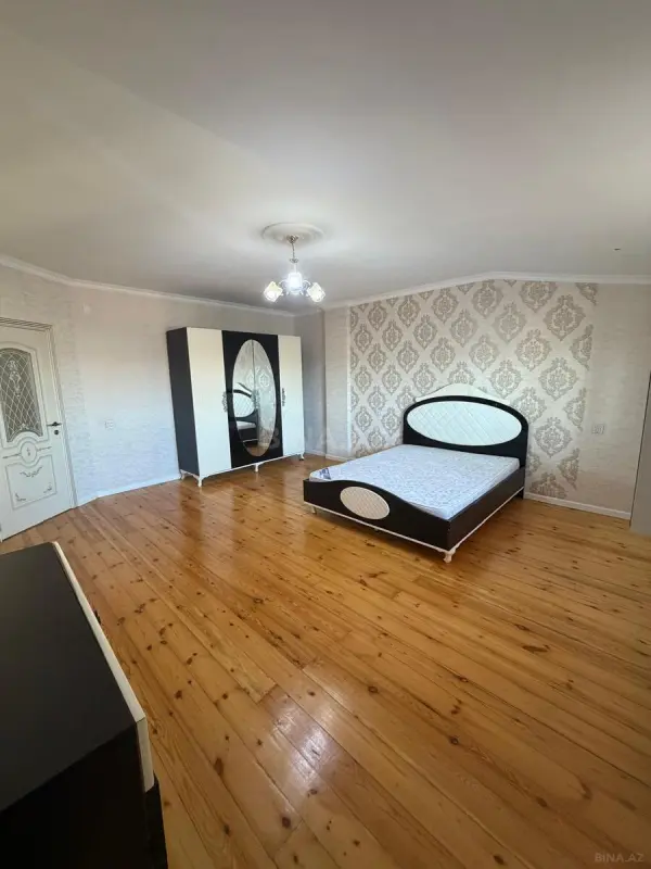 Kirayə verilir 2 otaqlı mənzil 90 m²