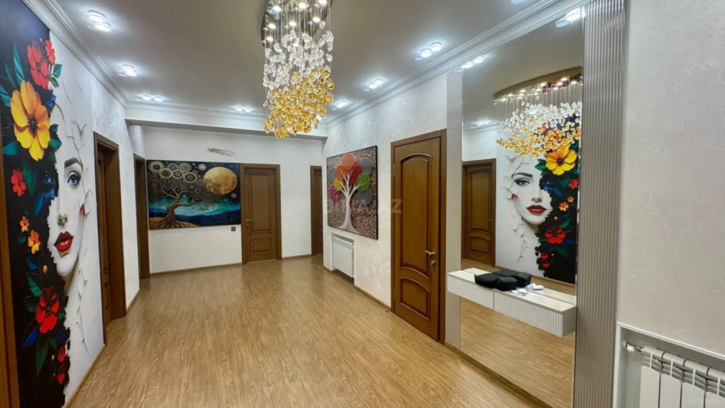 Satılır 3 otaqlı mənzil 140 m²