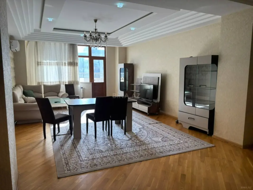 Kirayə verilir 3 otaqlı mənzil 150 m²