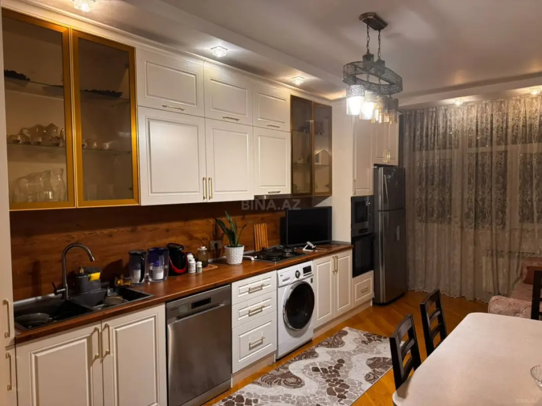 Satılır 3 otaqlı mənzil 108 m²