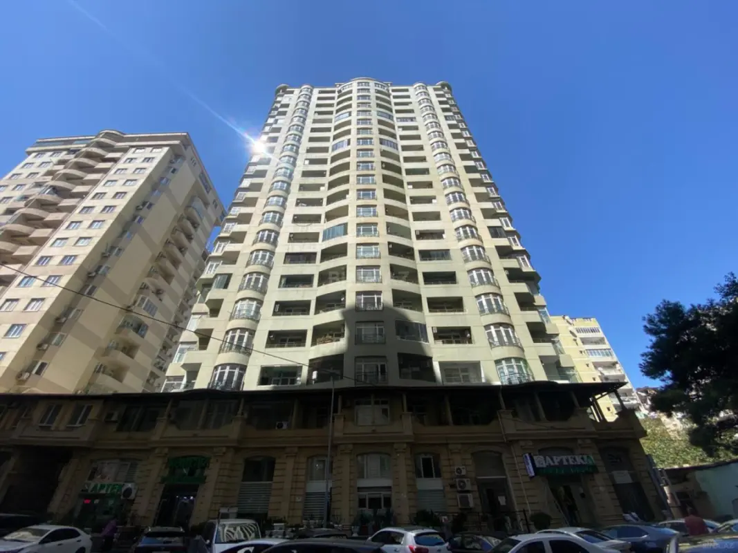 Satılır 3 otaqlı mənzil 120 m²