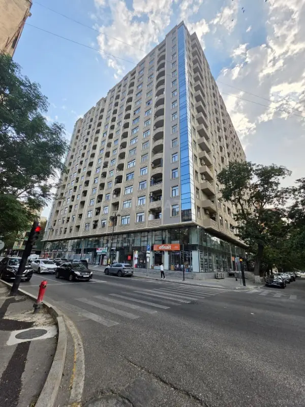 Satılır 2 otaqlı mənzil 100 m²