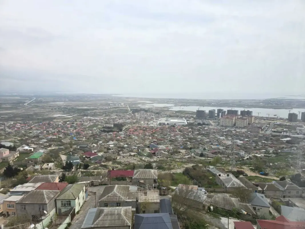 Satılır 4 otaqlı mənzil 100 m²