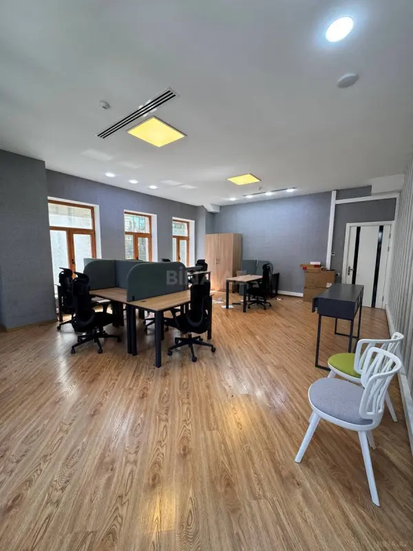 Kirayə verilir 4 otaqlı ofis 150 m²