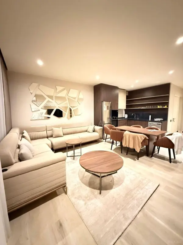 Kirayə verilir 2 otaqlı mənzil 100 m²