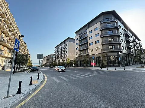 Satılır 3 otaqlı mənzil 128 m² — Bakı 3 otaq 128.00 m²