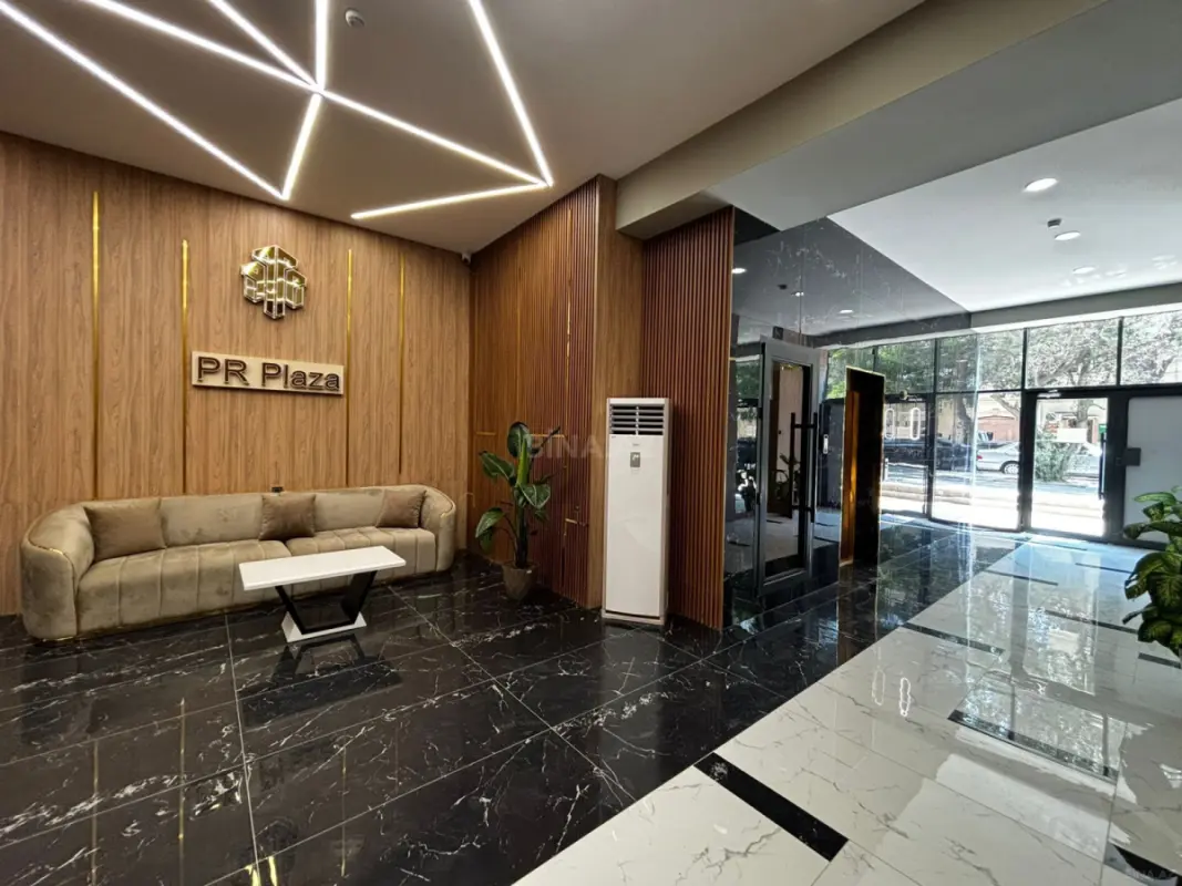 Satılır obyekt 210 m²