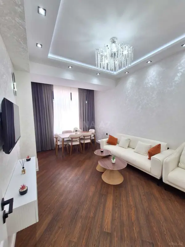 Satılır 2 otaqlı mənzil 68 m²