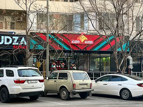 Satılır obyekt 180 m² — Bakı 180.00 m²