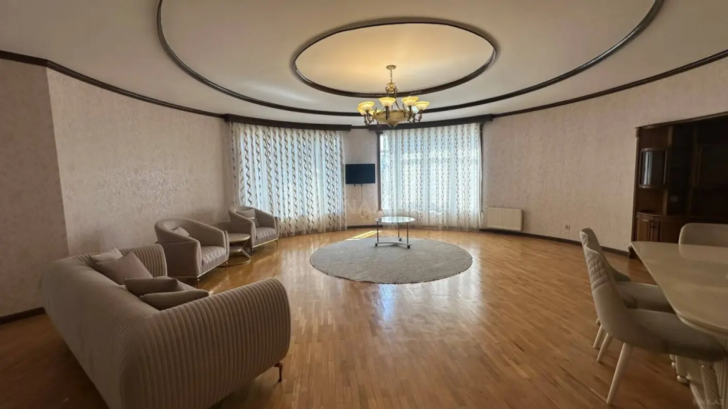 Kirayə verilir 5 otaqlı mənzil 245 m²