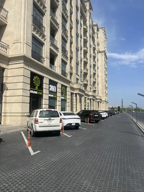 Satılır 3 otaqlı mənzil 153 m²