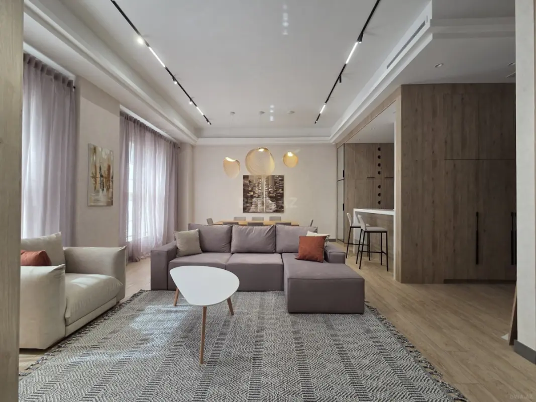 Kirayə verilir 2 otaqlı mənzil 71 m²