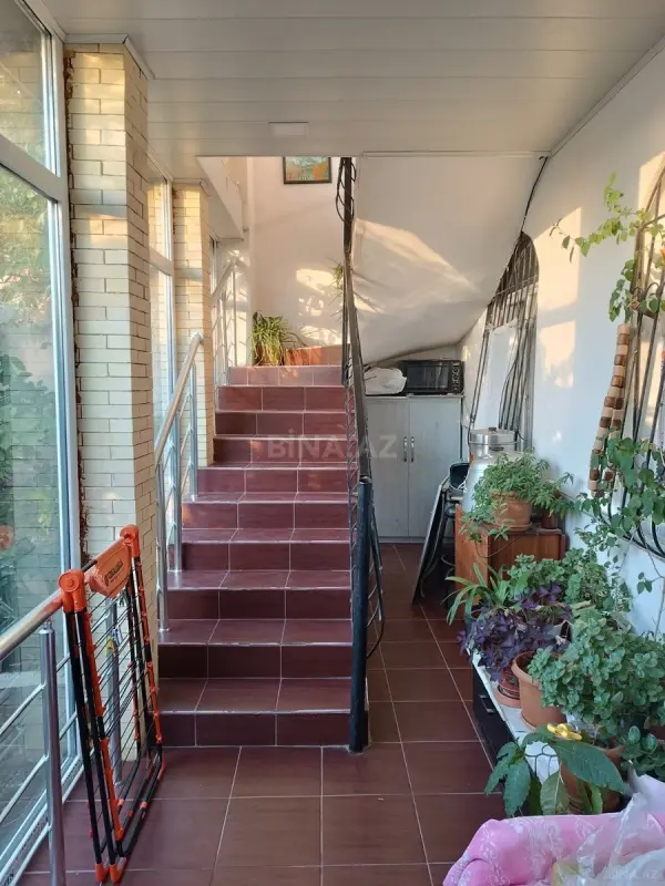 Satılır 6 otaqlı həyət evi 200 m²