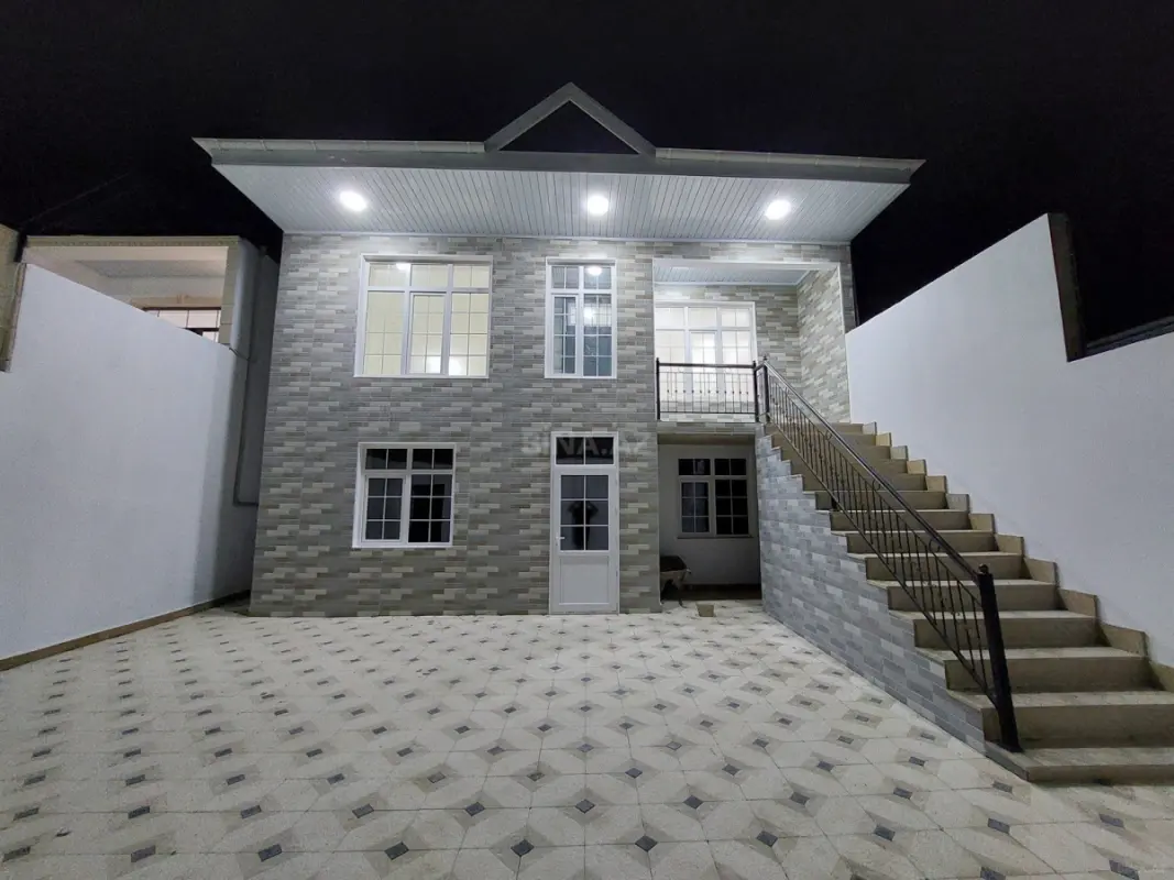 Satılır 7 otaqlı həyət evi 180 m²