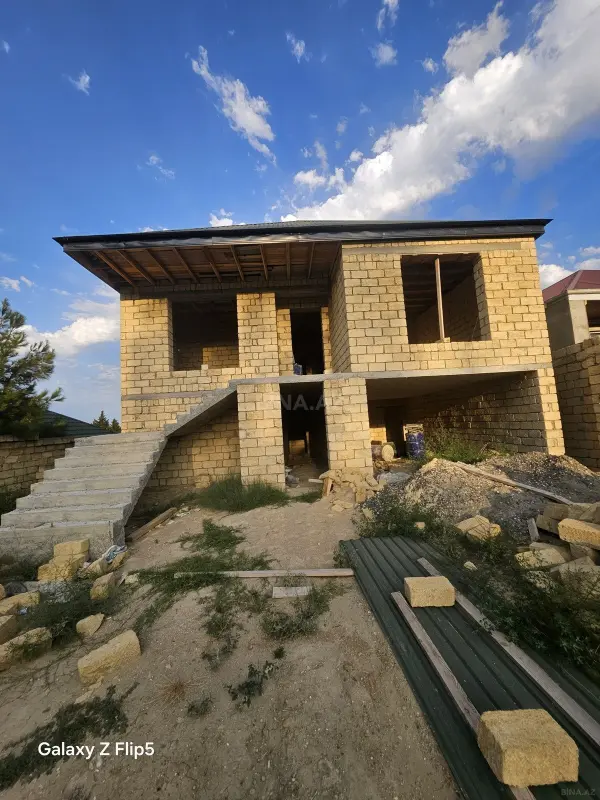 Satılır 7 otaqlı həyət evi 220 m²