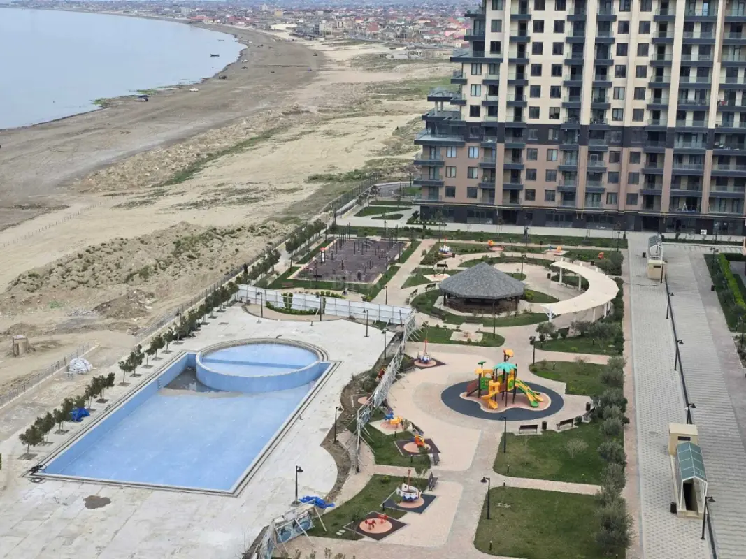 Satılır 2 otaqlı mənzil 83 m²