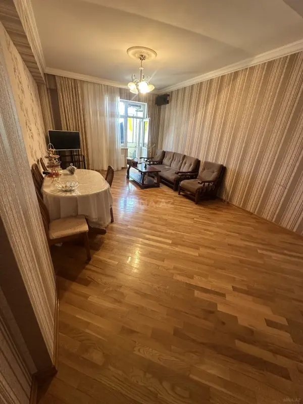 Kirayə verilir 2 otaqlı mənzil 61 m²
