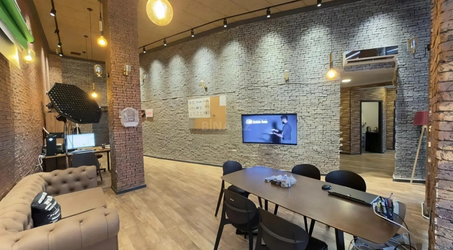 Satılır 3 otaqlı ofis 105 m²