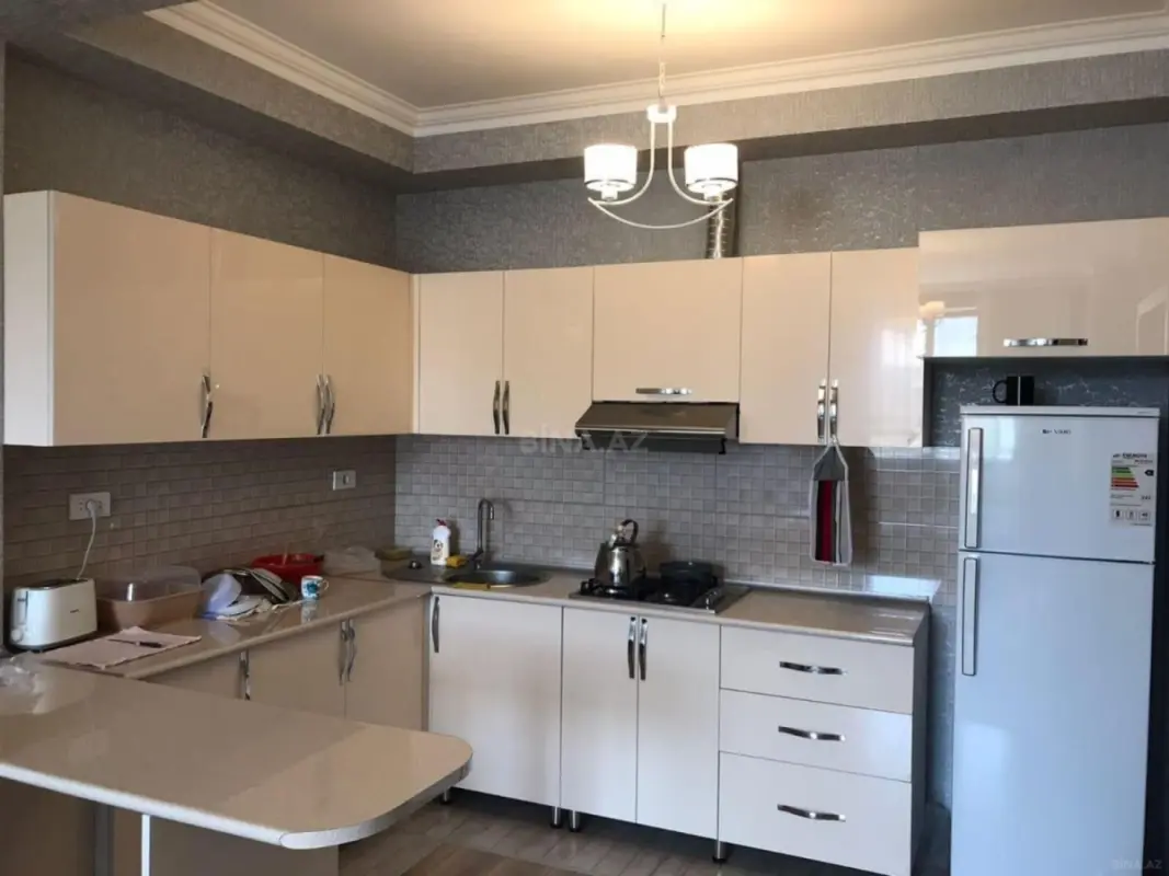Kirayə verilir 2 otaqlı mənzil 60 m²
