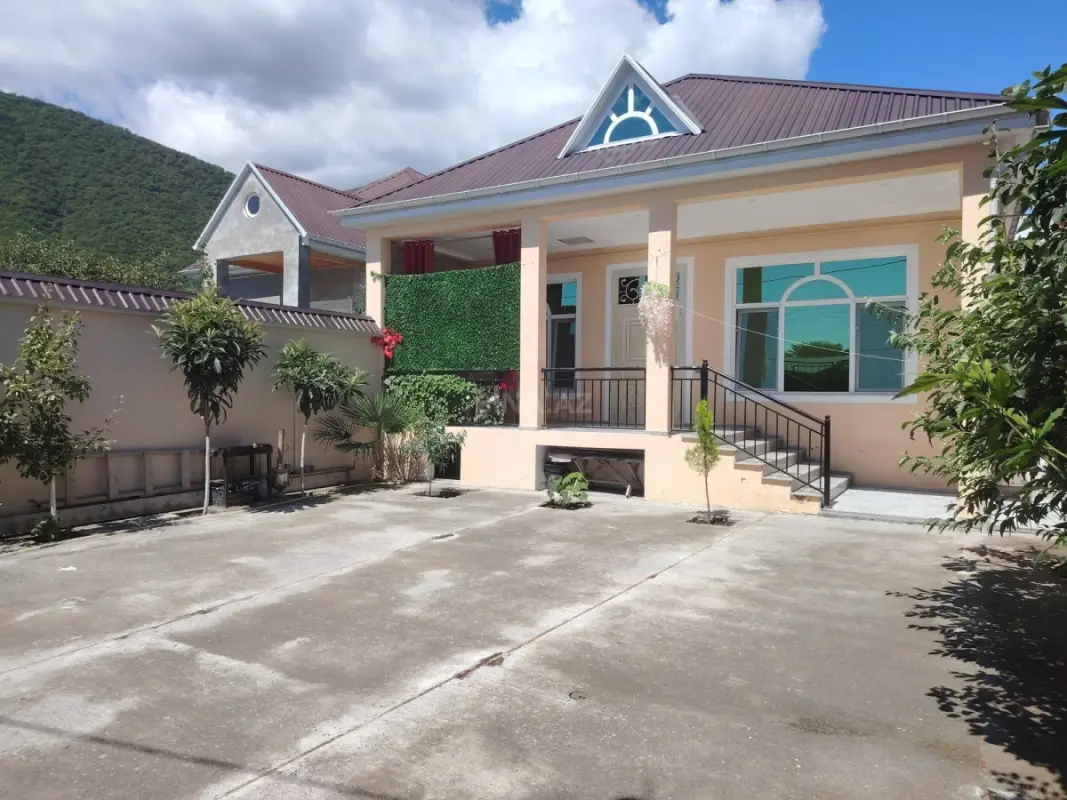 Kirayə verilir 4 otaqlı həyət evi 110 m²