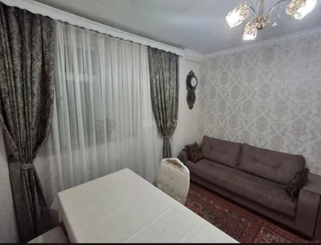 Satılır 4 otaqlı mənzil 189 m²