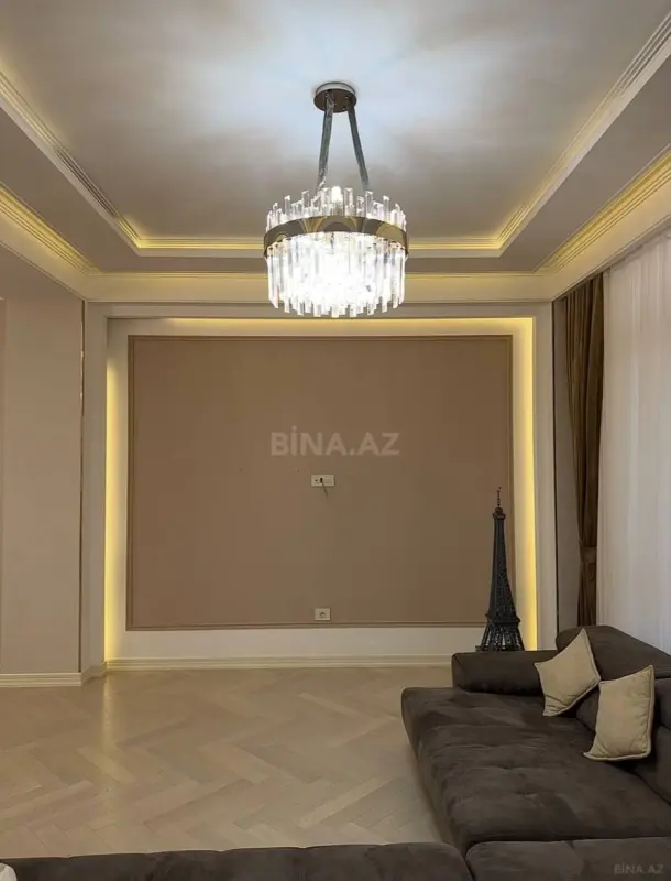 Satılır 3 otaqlı mənzil 120 m²