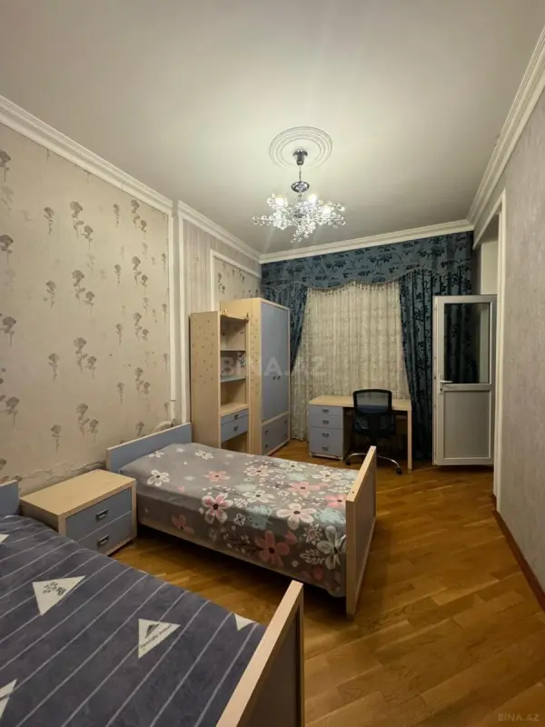 Kirayə verilir 3 otaqlı mənzil 135 m²