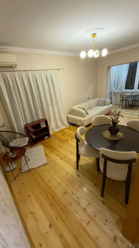 Kirayə verilir 2 otaqlı mənzil 50 m²