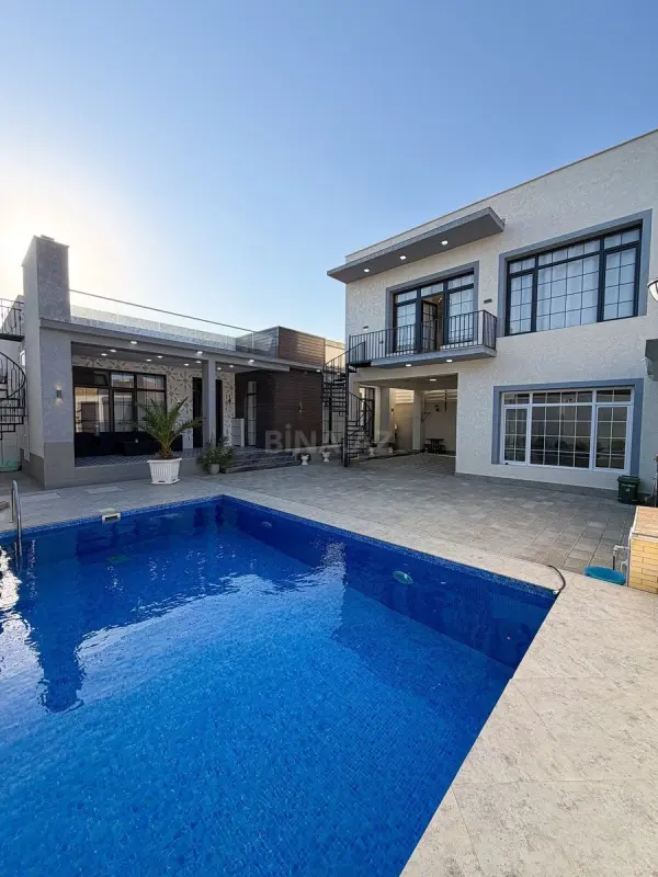 Satılır 6 otaqlı həyət evi 200 m²
