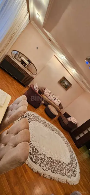 Kirayə verilir 2 otaqlı mənzil 100 m²