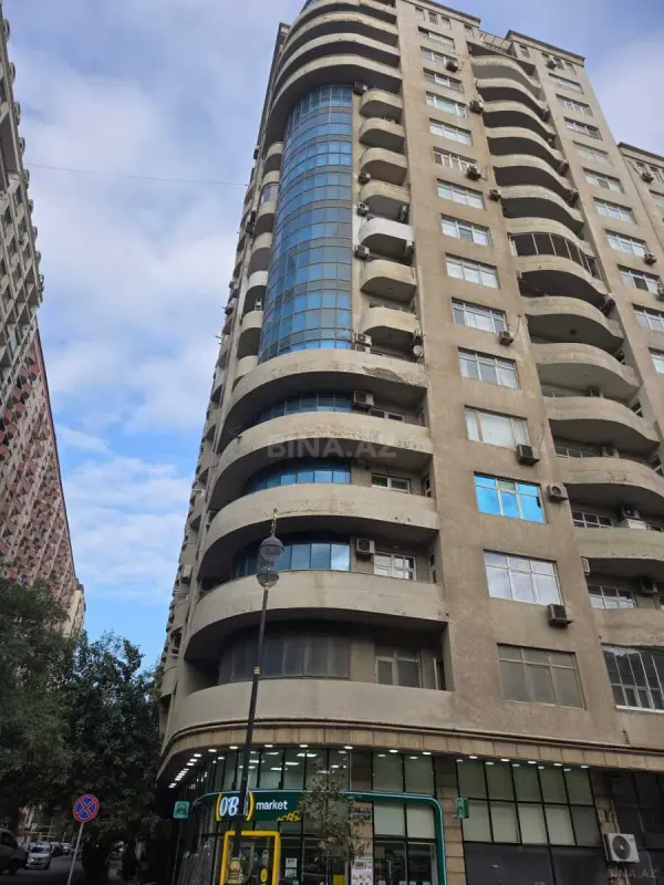 Satılır 3 otaqlı mənzil 104 m²