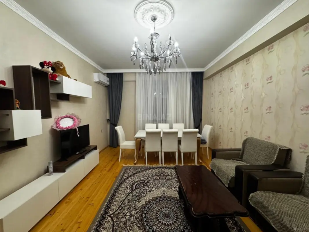 Satılır 2 otaqlı mənzil 70 m²
