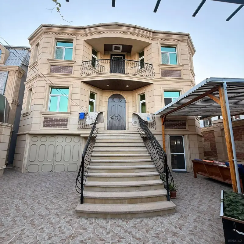 Satılır 7 otaqlı həyət evi 300 m²