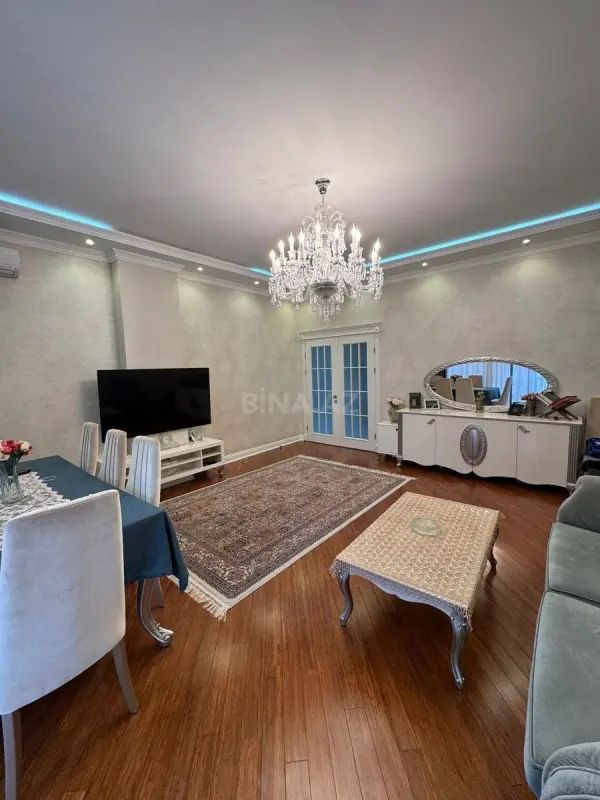 Satılır 3 otaqlı mənzil 110 m²
