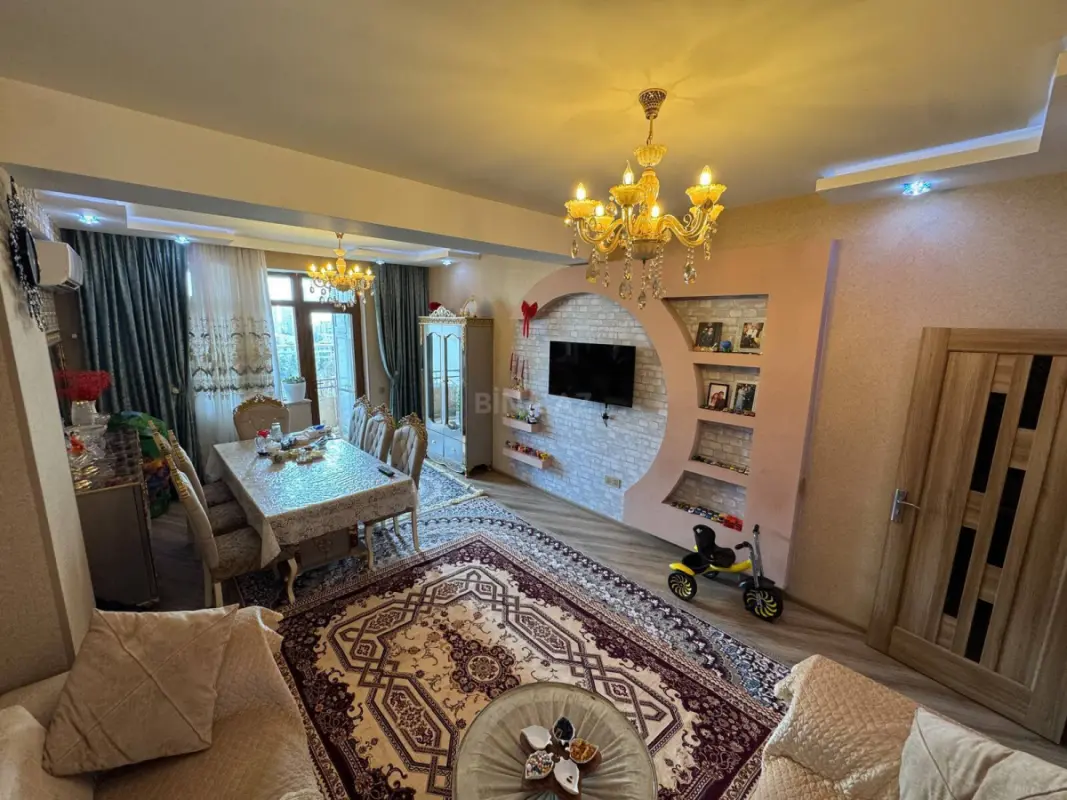 Satılır 3 otaqlı mənzil 98 m²
