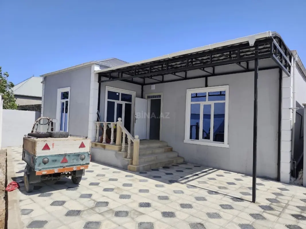 Satılır 4 otaqlı həyət evi 100 m²