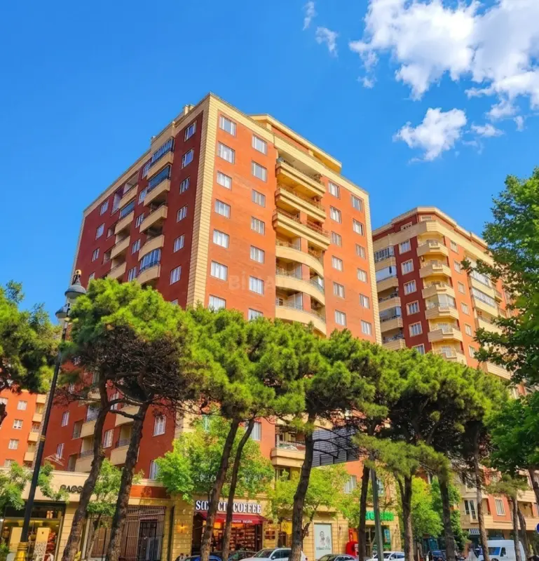 Satılır 3 otaqlı mənzil 101 m²