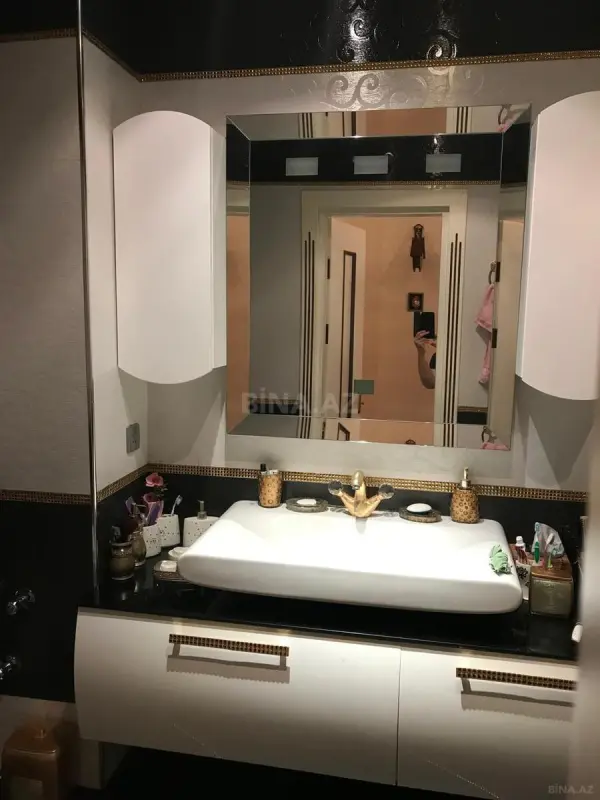 Satılır 2 otaqlı mənzil 98 m²