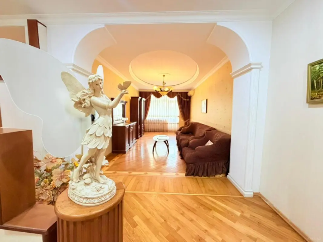 Satılır 3 otaqlı mənzil 130 m²
