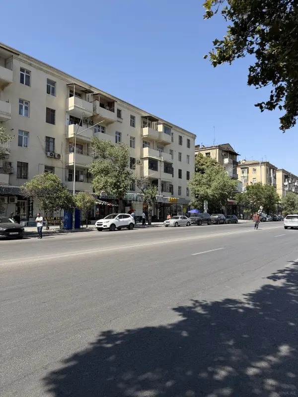 Satılır 3 otaqlı mənzil 105 m²
