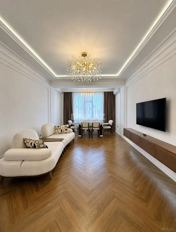 Satılır 3 otaqlı mənzil 118 m²