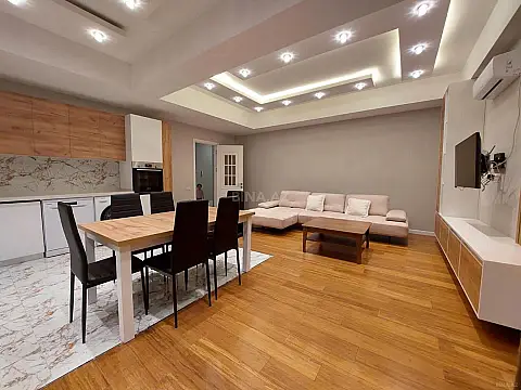 Satılır 3 otaqlı mənzil 130 m² — Bakı, Nizami 3 otaq 130.00 m²
